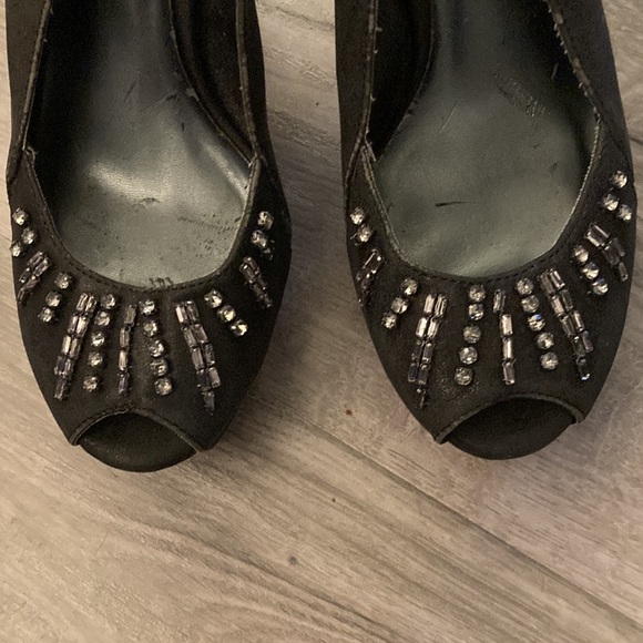 Vera Wang Slingback Peep-toe Heels - Picture 6 of 10